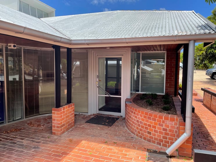 Click to view all images 4/9 Lavelle Street Nerang QLD 4211 - Image 2