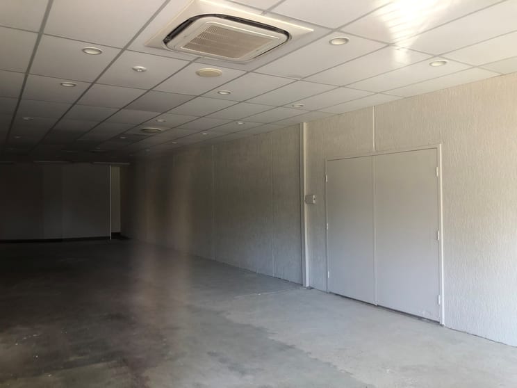 Click to view all images 28/100 Brisbane Road Labrador QLD 4215 - Image 2