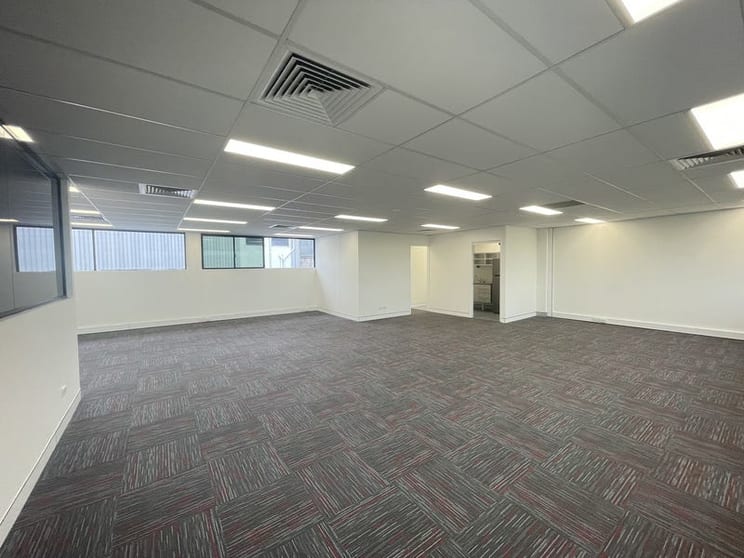 Click to view all images 2/16 Brookes Street Bowen Hills QLD 4006 - Image 3