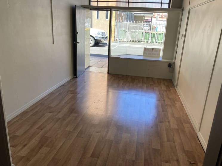Click to view all images 1/1 Scholefield Street Toowoomba City QLD 4350 - Image 2
