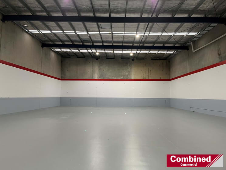 Click to view all images 2/34 Bluett Drive Smeaton Grange NSW 2567 - Image 1
