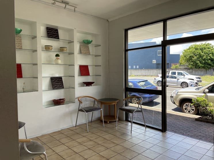 Click to view all images 7/214 Mulgrave Road Westcourt QLD 4870 - Image 2