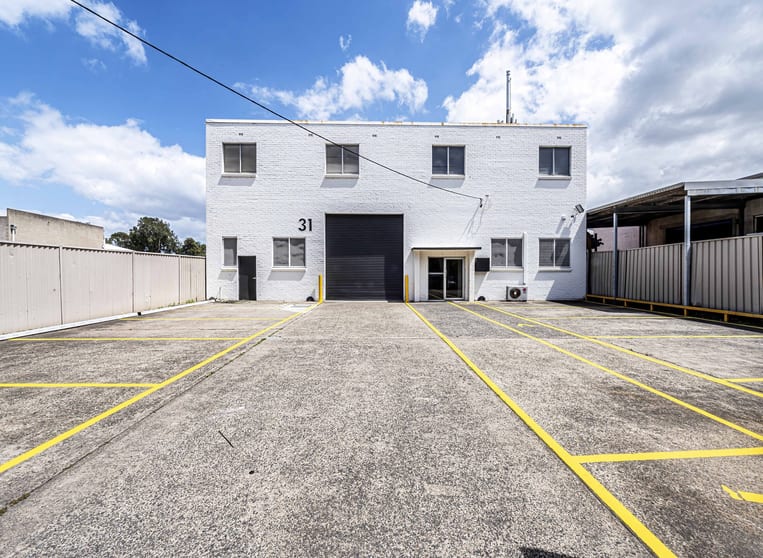Click to view all images 31 Pemberton Street Botany NSW 2019 - Image 1