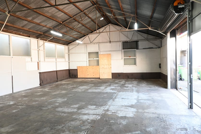 Click to view all images B/13-15 Anthony Street Toowoomba City QLD 4350 - Image 1