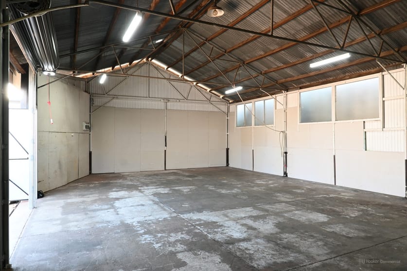 Click to view all images B/13-15 Anthony Street Toowoomba City QLD 4350 - Image 3