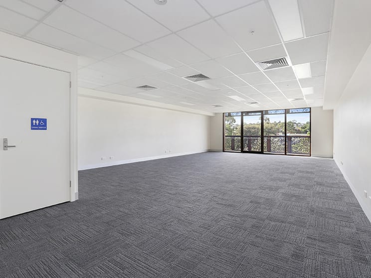 Click to view all images Suite 11/18-20 Riversdale Road Newtown VIC 3220 - Image 3