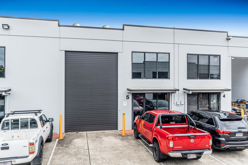 Click to view all images 5/212 Curtin Avenue West Eagle Farm QLD 4009 - Image 1