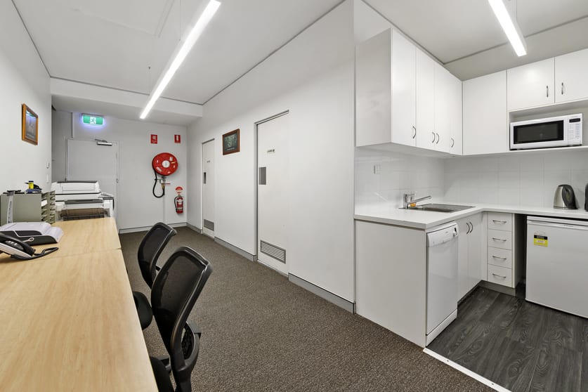 Click to view all images A3/4 Central Avenue Thornleigh NSW 2120 - Image 3