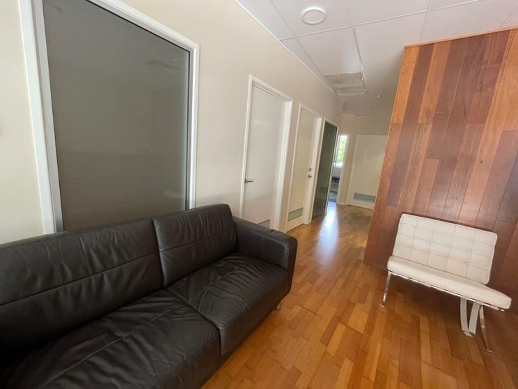 Click to view all images Office 2 - 18/121 Shute Harbour Road Cannonvale QLD 4802 - Image 2