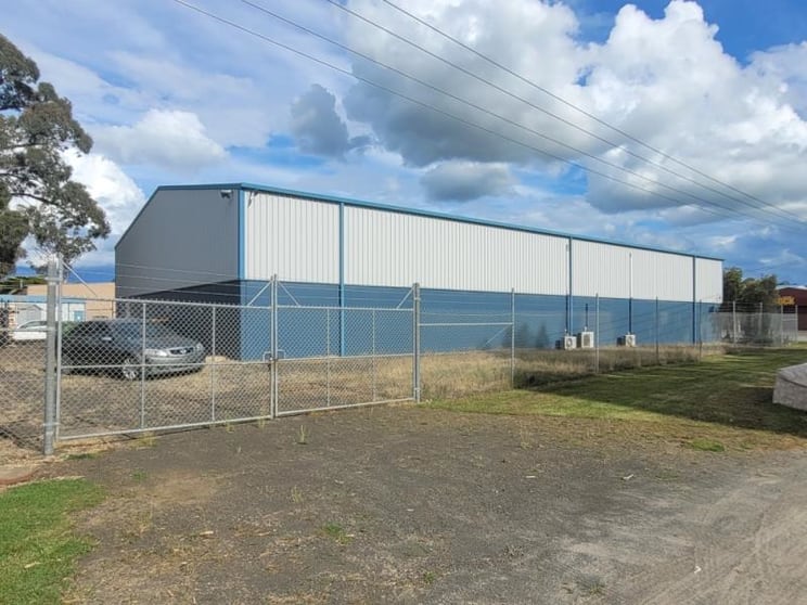 Click to view all images 1/2 Maher Street Kilmore VIC 3764 - Image 3
