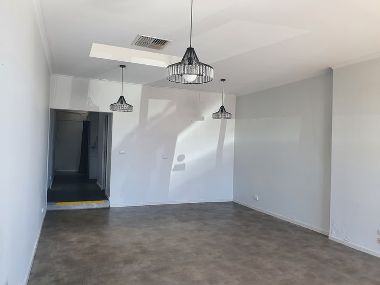 Click to view all images 37 Deakin Avenue Mildura VIC 3500 - Image 3