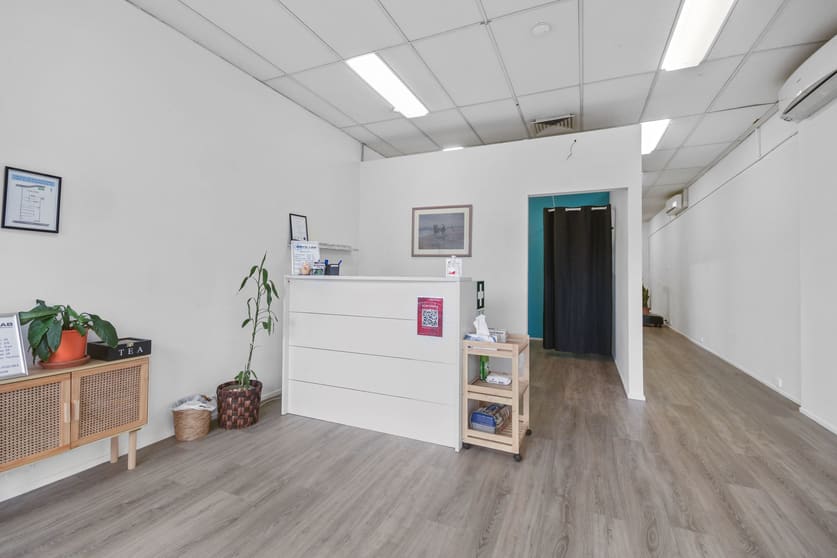 Click to view all images Suite 2/108 Russell Street Toowoomba City QLD 4350 - Image 3