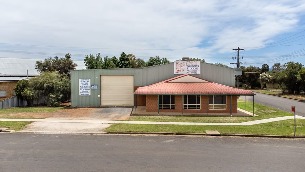 Click to view all images 4 East Avenue Yenda NSW 2681 - Image 1