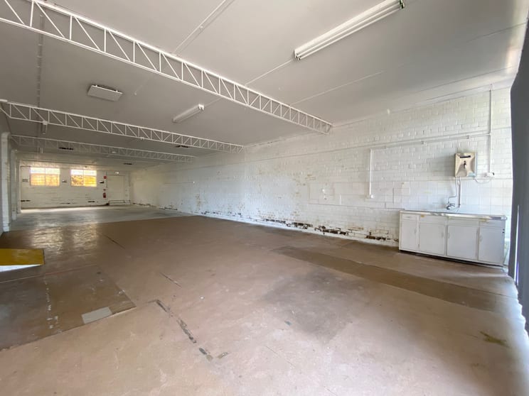 Click to view all images 4 Beauford Avenue Bell Post Hill VIC 3215 - Image 2