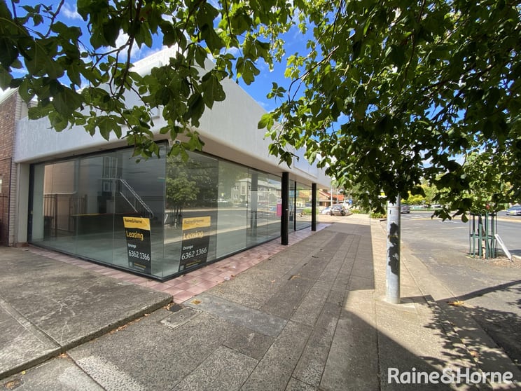 Click to view all images 180 Anson Street Orange NSW 2800 - Image 2