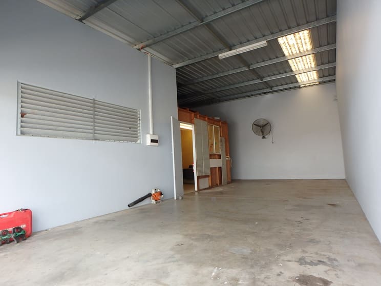 Click to view all images 7/129 Bulimba Street Bulimba QLD 4171 - Image 3