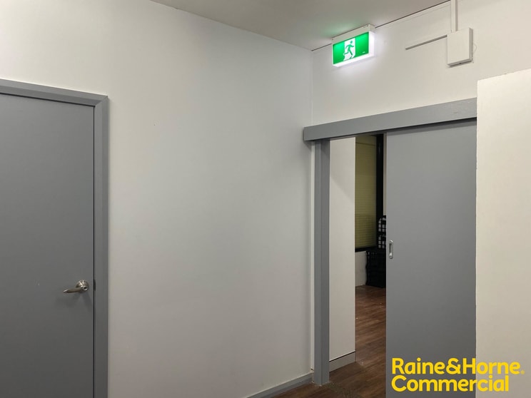 Click to view all images Shop 4/274-276 Queen Street Campbelltown NSW 2560 - Image 3