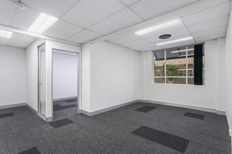 Click to view all images 24 Logan Road Woolloongabba QLD 4102 - Image 3