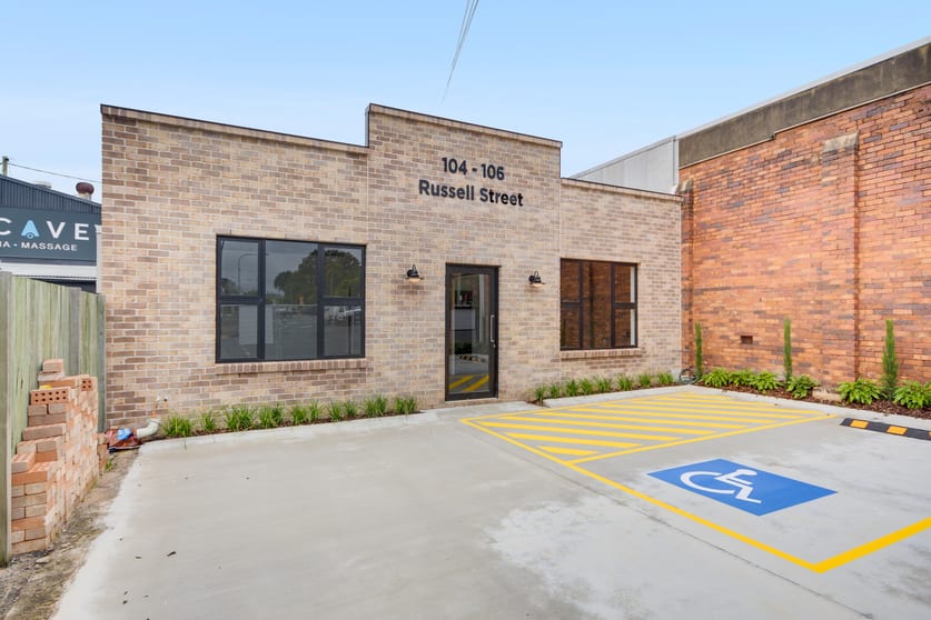 Click to view all images Suite 1/104-106 Russell Street Toowoomba City QLD 4350 - Image 1