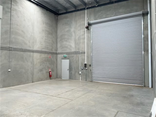 Click to view all images 15 Cabot Drive Altona North VIC 3025 - Image 3
