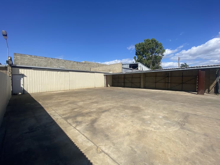 Click to view all images 17 Frederick Street Cavan SA 5094 - Image 2