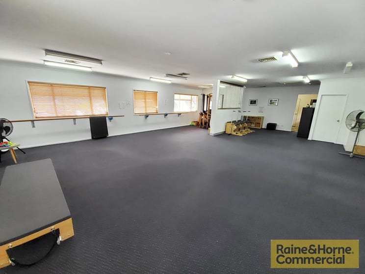 Click to view all images 8/707-709 Albany Creek Road Albany Creek QLD 4035 - Image 3
