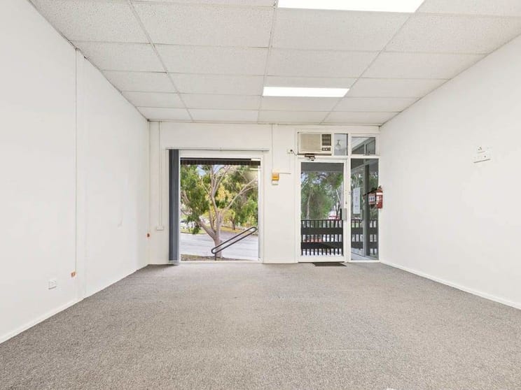 Click to view all images 2/6 Chute Street Diamond Creek VIC 3089 - Image 3