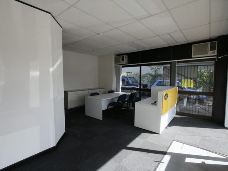 Click to view all images 3/50-52 Queen Street Campbelltown NSW 2560 - Image 3