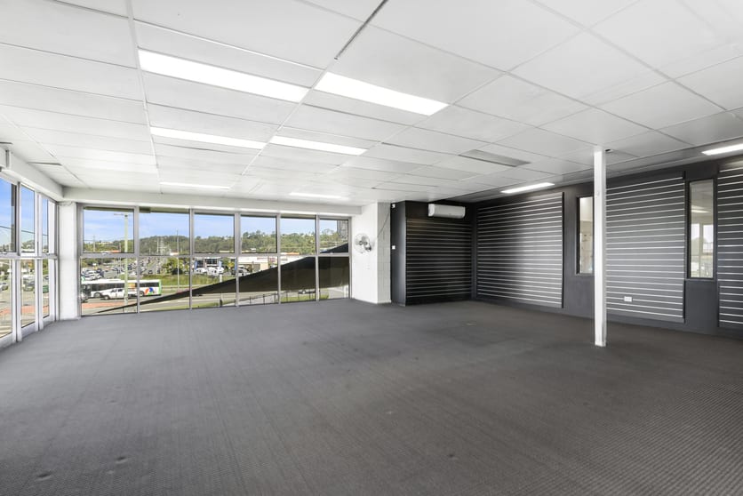 Click to view all images 4A/14 Newcastle Street Burleigh Heads QLD 4220 - Image 2