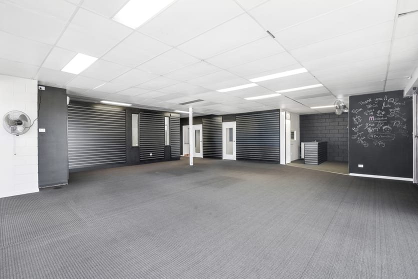 Click to view all images 4A/14 Newcastle Street Burleigh Heads QLD 4220 - Image 3