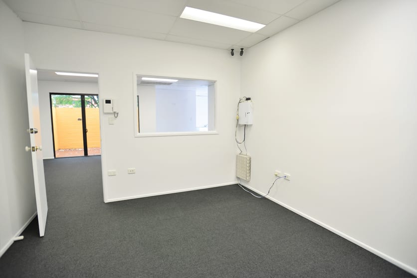 Click to view all images 3964 Pacific Highway Loganholme QLD 4129 - Image 3