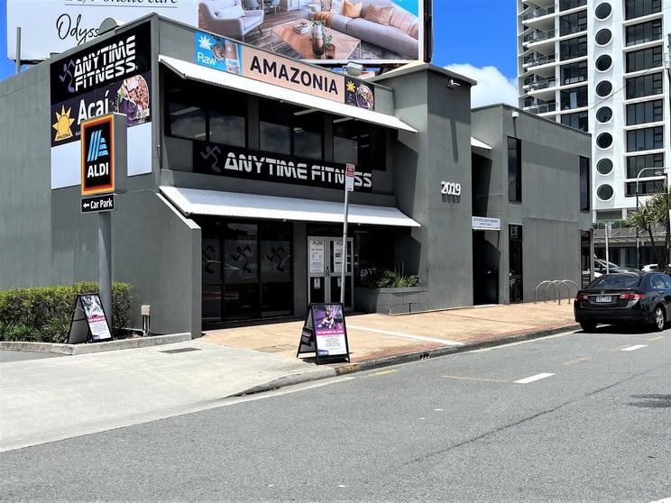 Click to view all images Miami QLD 4220 - Image 3