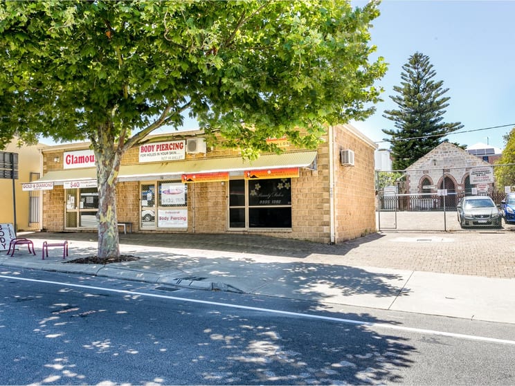 Click to view all images Shop 4/136-140 Hampton Road Fremantle WA 6160 - Image 1