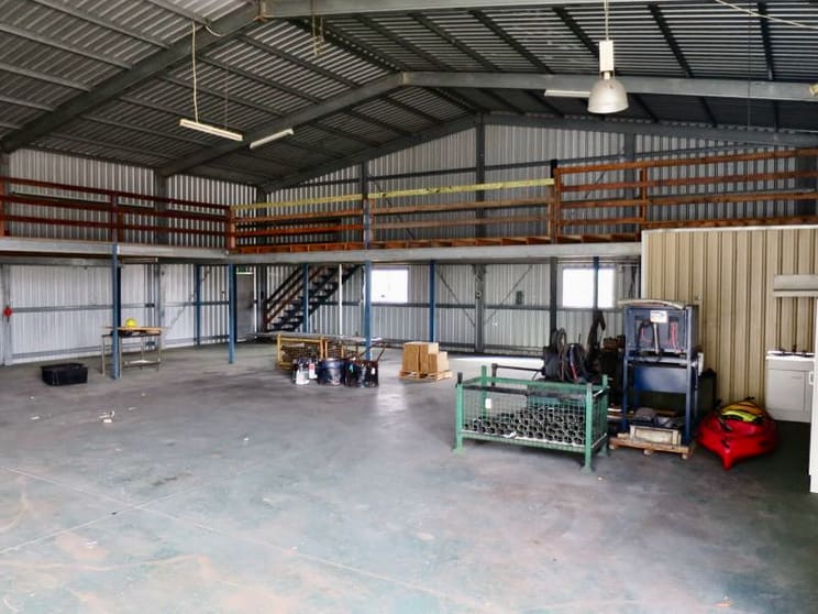 Click to view all images Unit 3/76 Mica Street Carole Park QLD 4300 - Image 2