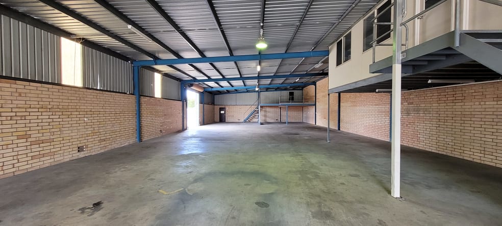 Click to view all images 30 HOGARTH STREET Cannington WA 6107 - Image 2