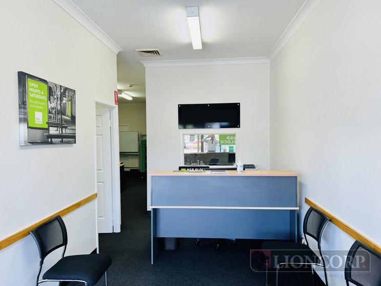 Click to view all images 4/3 Mandew Street Shailer Park QLD 4128 - Image 1