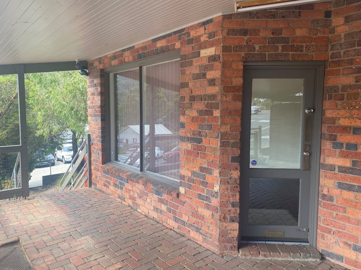 Click to view all images 1/98 Sandells Road Tecoma VIC 3160 - Image 3