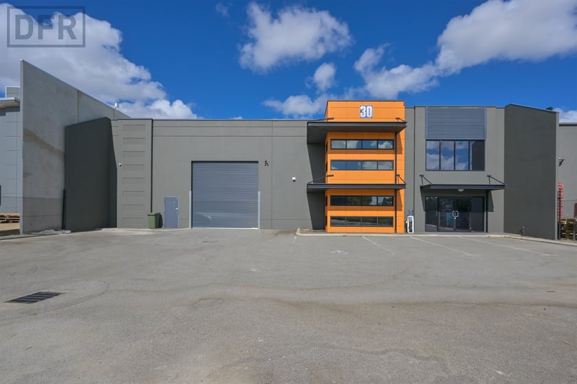 Click to view all images 30 Mordaunt Circuit Canning Vale WA 6155 - Image 1