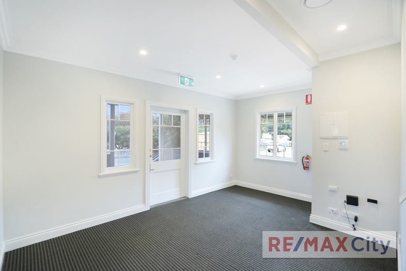Click to view all images 102 Waterworks Road Ashgrove QLD 4060 - Image 2