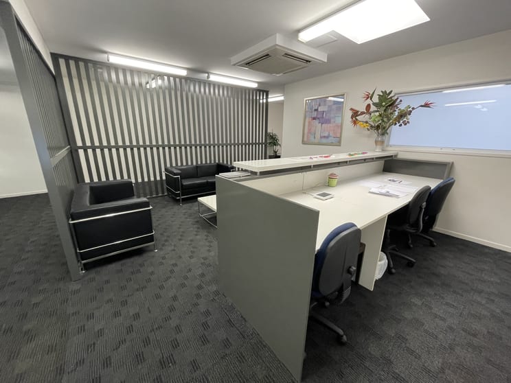 Click to view all images 4/110 Bloomfield Street Cleveland QLD 4163 - Image 3