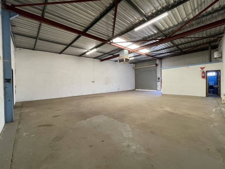 Click to view all images 3/9 Elmsfield Road Midvale WA 6056 - Image 2