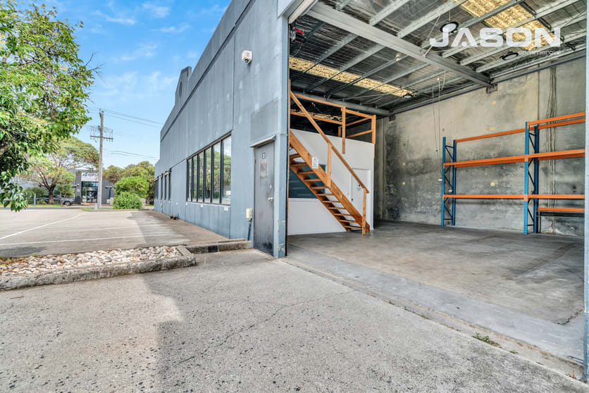 Click to view all images 2/9 Lindaway Place Tullamarine VIC 3043 - Image 3