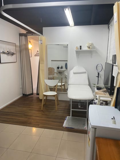 Click to view all images 174/8-34 Gladstone Park Shopping Centre, Gladstone Park Drive Gladstone Park VIC 3043 - Image 2