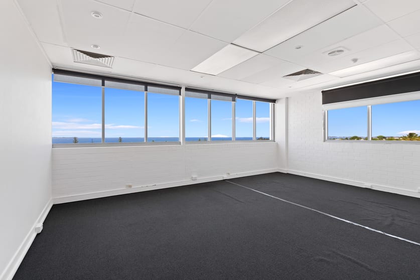 Click to view all images 302/182 Bay Terrace Wynnum QLD 4178 - Image 1