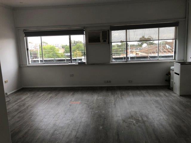 Click to view all images 1 & 2/7a Old Northern Road Baulkham Hills NSW 2153 - Image 3