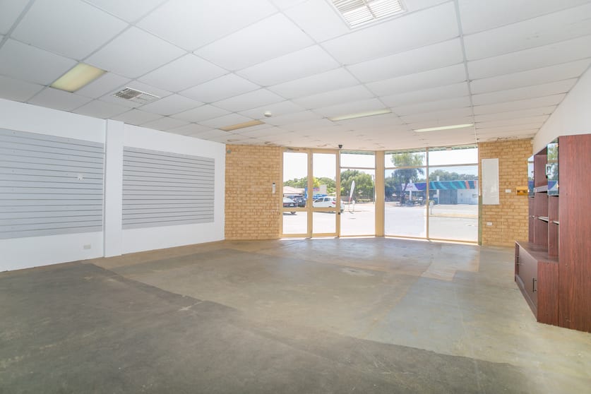 Click to view all images 2/4 Leach Crescent Rockingham WA 6168 - Image 3