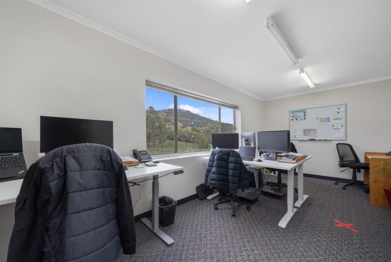 Unit 2/2/12 Maxwells Road Cambridge TAS 7170 - Image 3