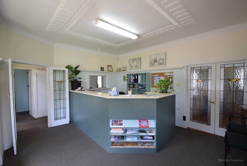 Click to view all images 24 Herries Street East Toowoomba QLD 4350 - Image 3