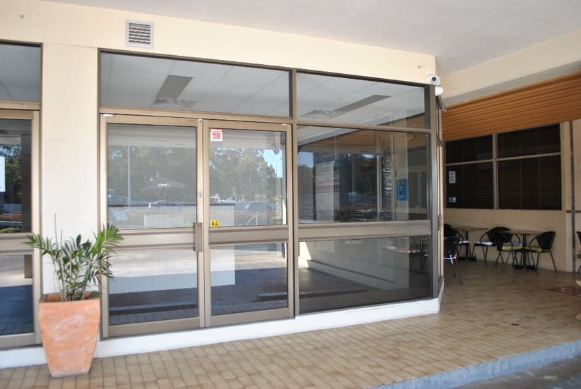 Click to view all images Unit 4/3360 Pacific Highway Springwood QLD 4127 - Image 3