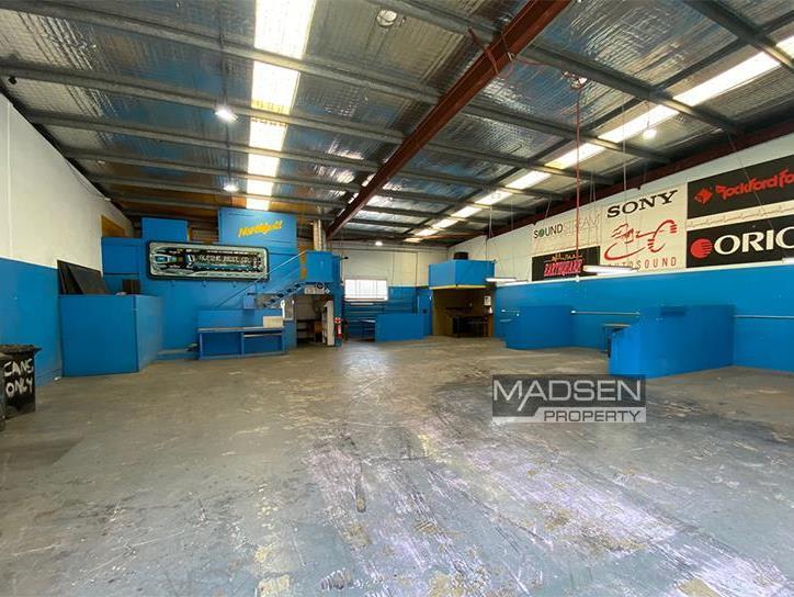 Click to view all images Unit 15/547 Kessels Road Macgregor QLD 4109 - Image 2